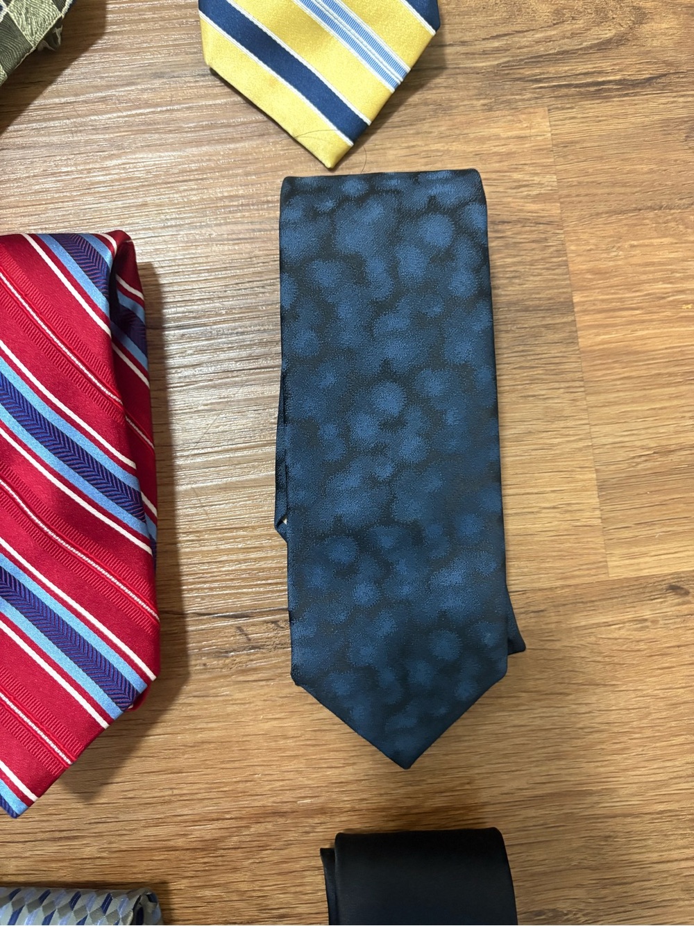 Men’s Necktie Lot of 9 Mixed Patterns Striped Geometric Business Dress Ties - Picture 8 of 11